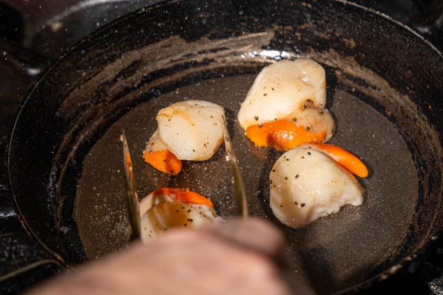 Scallops in the pan